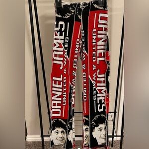 1xblue daniel james Bold Graphic Knit Pants in Red and Black